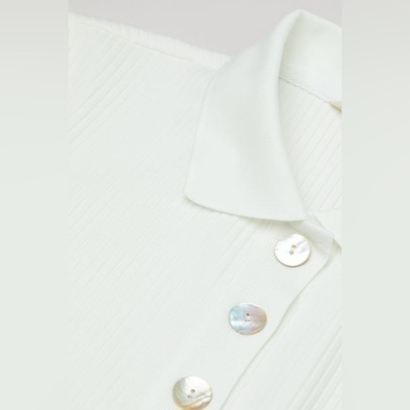 H&M White Collared Top Pearlescent Buttons - Picture 3 of 6